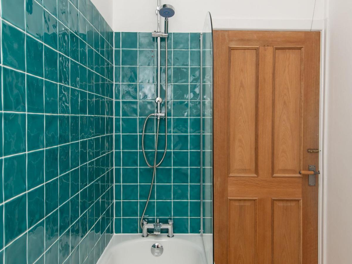Pass The Keys Stylish 2 Bed Central Bath Apartment With Parking Eksteriør billede