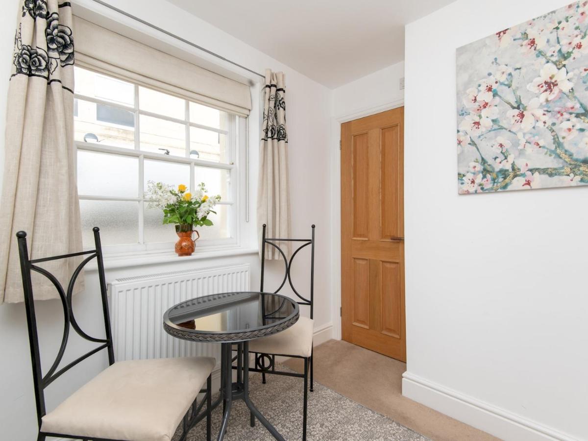 Pass The Keys Stylish 2 Bed Central Bath Apartment With Parking Eksteriør billede
