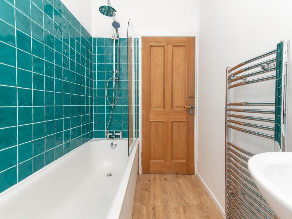 Pass The Keys Stylish 2 Bed Central Bath Apartment With Parking Eksteriør billede