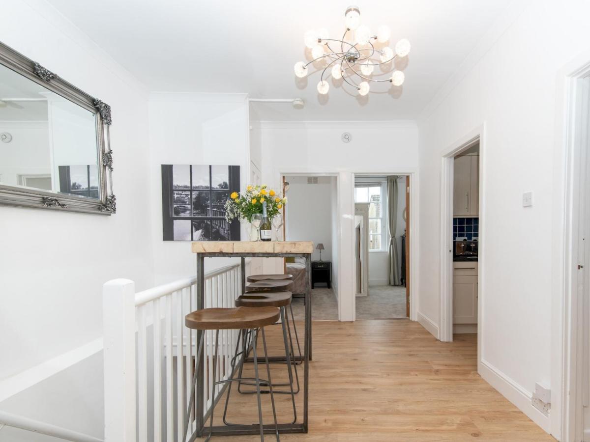 Pass The Keys Stylish 2 Bed Central Bath Apartment With Parking Eksteriør billede