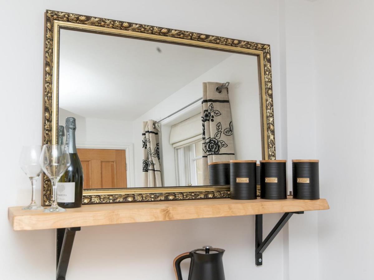 Pass The Keys Stylish 2 Bed Central Bath Apartment With Parking Eksteriør billede